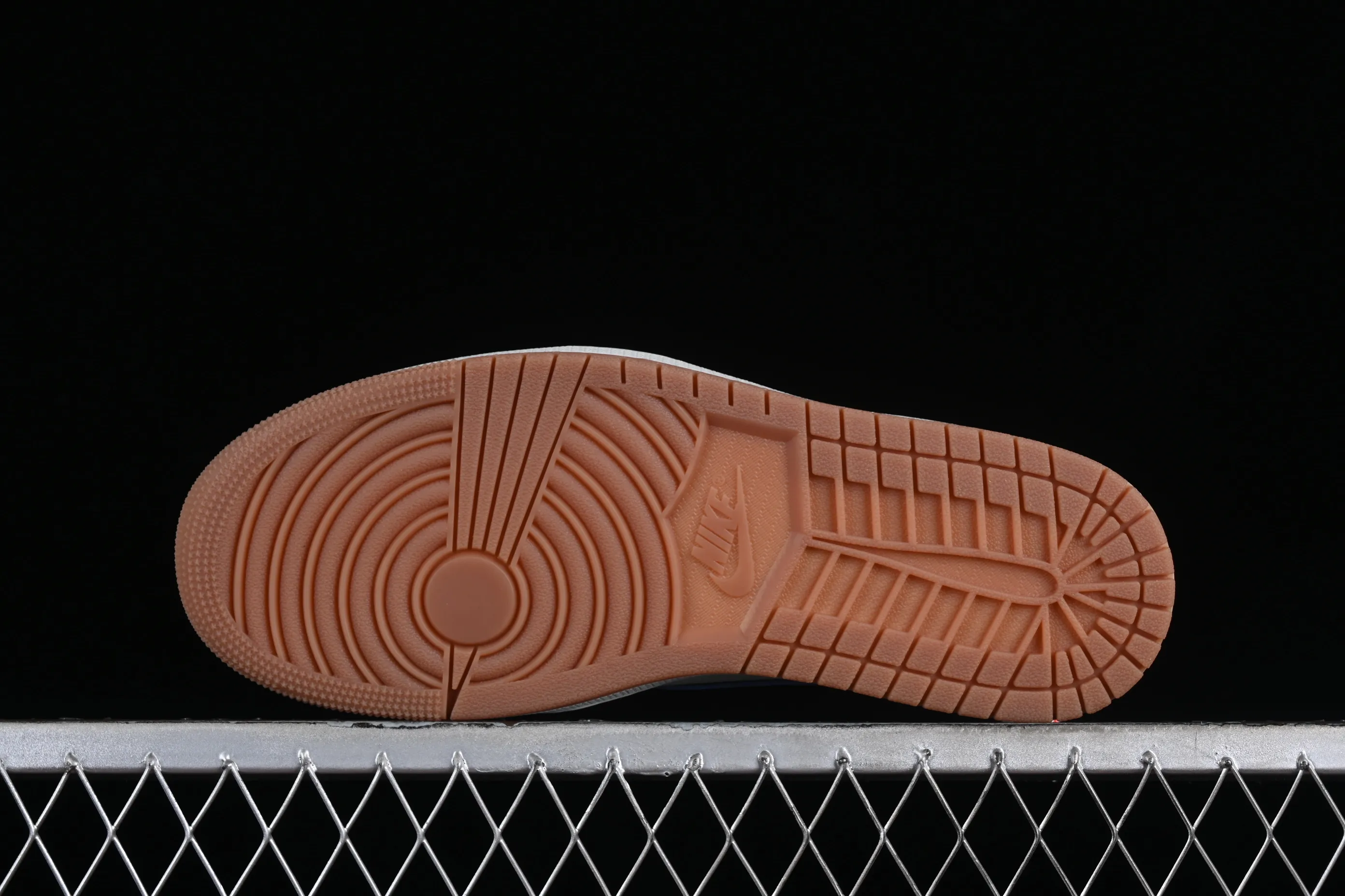 All categories Air Jordan Jordan series basketball shoes Air Jordan 1 Low foreign trade version Travis Scott x Air Jordan 1 Low OG AJ1 Joe 1 undercut low DZ4137-700
